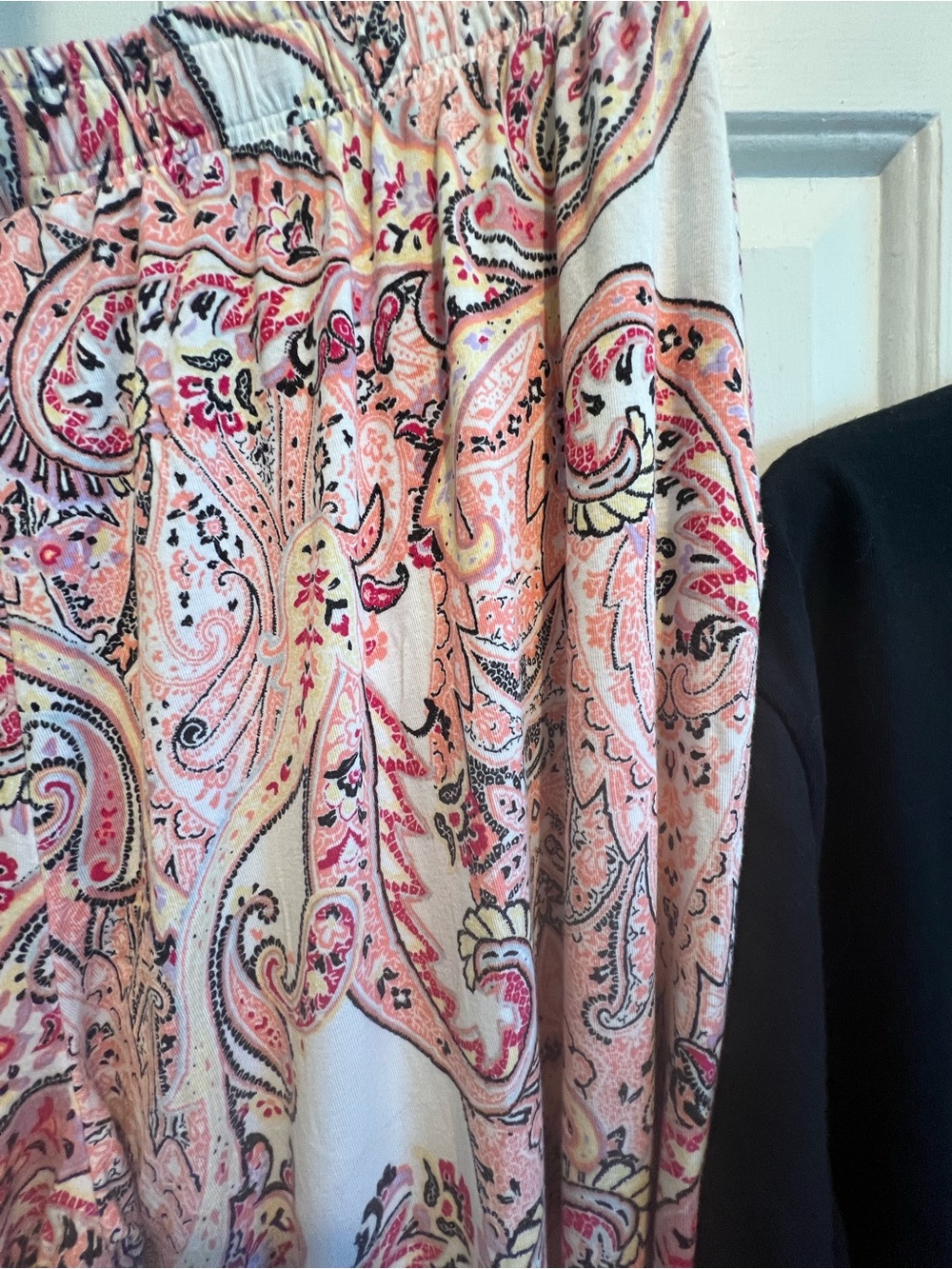 2 Pc PJ Set🍑SOMA Peach Paisley Sleep Pants & Black V-Neck Top - Picture 6 of 12